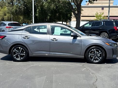 Used 2024 Nissan Sentra SV FWD image 2
