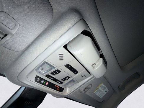 Used 2024 GMC Terrain SLT w/ Tech Package image 29