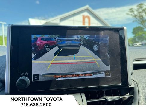 Used 2024 Toyota RAV4 LE AWD/4WD image 10