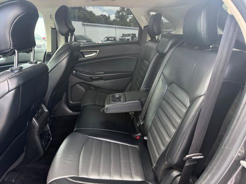 Used 2018 Ford Edge SEL w/ Equipment Group 201A FWD image 9