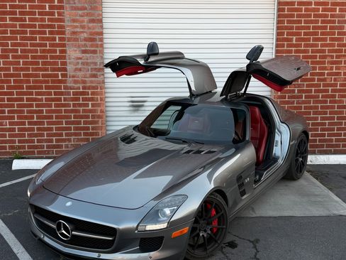 Used 2012 Mercedes-Benz SLS AMG Coupe image 13