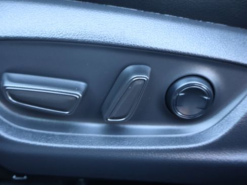 Used 2021 Toyota Camry XLE image 9