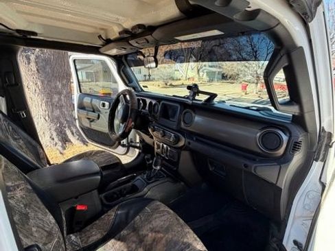 Used 2020 Jeep Gladiator Sport w/ Quick Order Package 24S AWD/4WD image 4