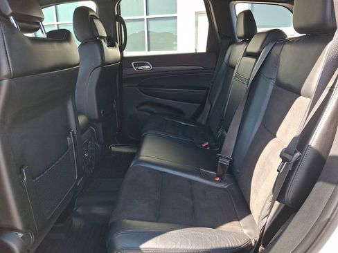 Used 2021 Jeep Grand Cherokee Laredo X AWD/4WD image 12