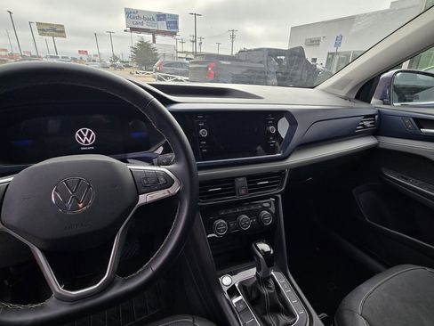 Used 2024 Volkswagen Taos SE image 14