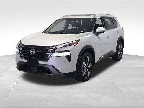 Used 2024 Nissan Rogue SL AWD/4WD image 23