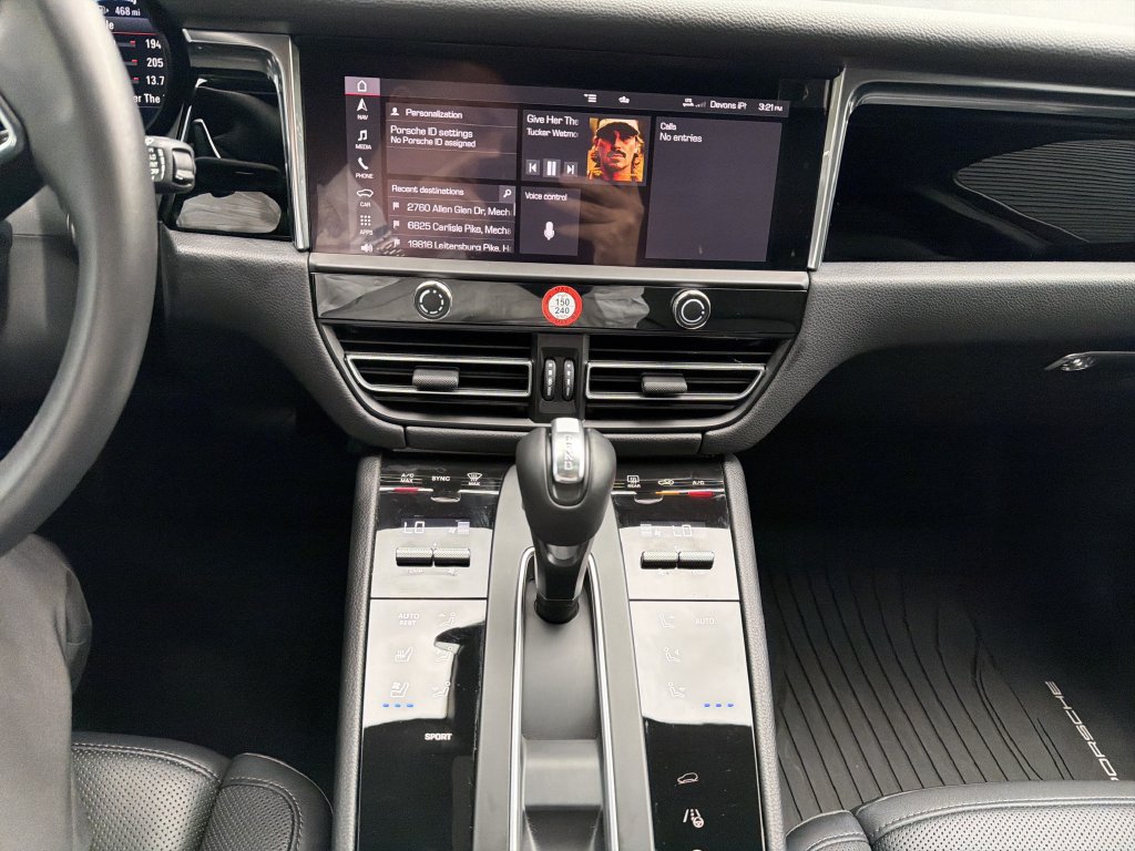 Certified 2026 Porsche Macan AWD/4WD image 19