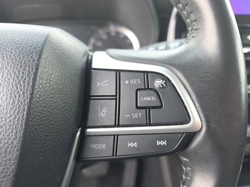 Used 2024 Toyota Highlander LE image 18