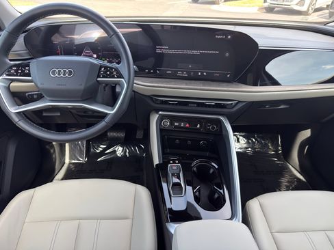 Used 2025 Audi Q5 Premium Plus w/ Premium Plus AWD/4WD image 24