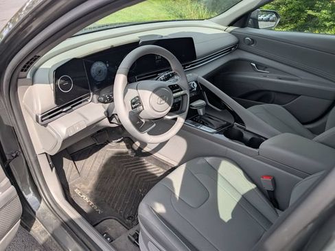 Certified 2025 Hyundai Elantra SEL FWD image 14