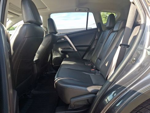 Used 2016 Toyota RAV4 XLE w/ Preferred Accessory Package FWD image 10