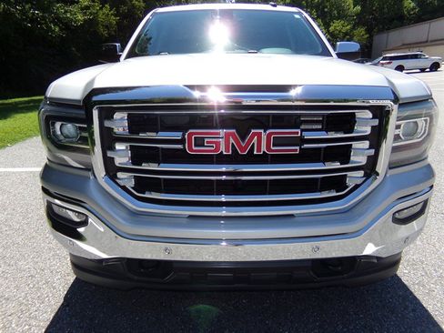 Used 2018 GMC Sierra 1500 SLT AWD/4WD image 3