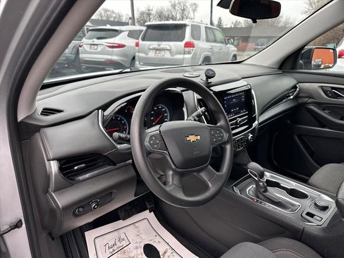 Used 2021 Chevrolet Traverse LS image 14