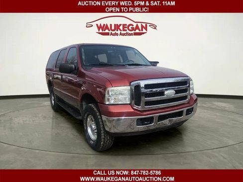 Used 2005 Ford Excursion XLT AWD/4WD image 3