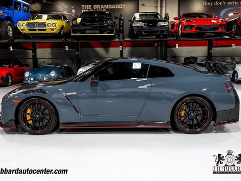 Used 2024 Nissan GT-R NISMO w/ NISMO Appearance Package image 5