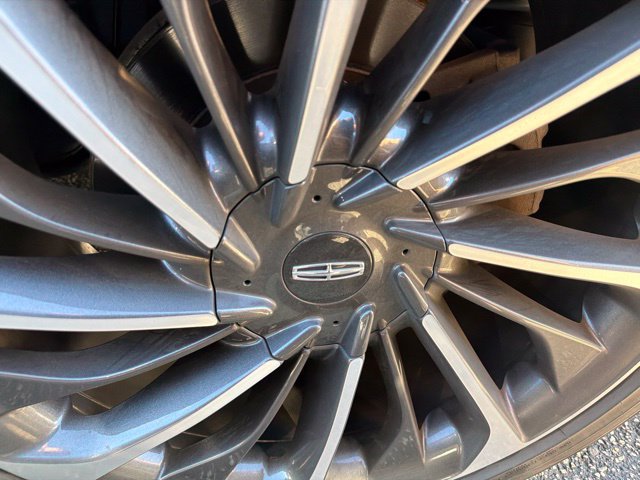 Used 2020 Lincoln Aviator Reserve w/ Equipment Group 202A AWD/4WD image 6