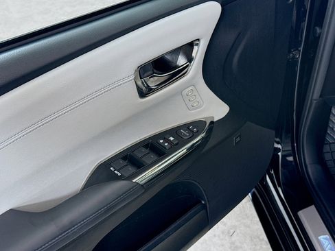 Used 2016 Toyota Avalon Limited w/ Protection Package FWD image 20
