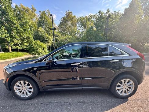 Used 2021 Cadillac XT4 Luxury w/ Cold Weather Package AWD/4WD image 6