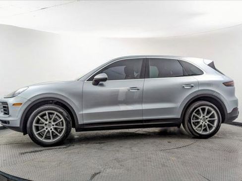Used 2021 Porsche Cayenne image 3