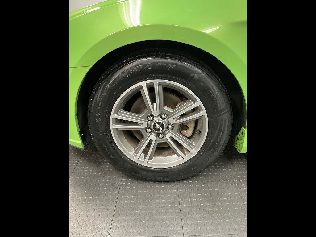 Used 2013 Ford Mustang Premium RWD image 22