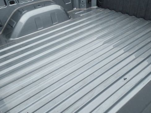 Used 2025 Chevrolet Silverado 1500 LT image 21