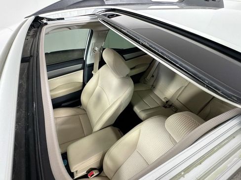 Used 2019 Subaru Outback 2.5i Premium image 25