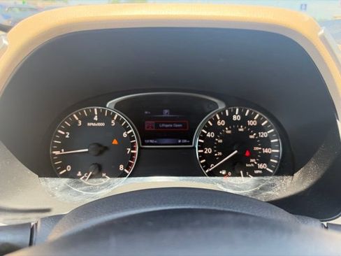 Used 2017 Nissan Pathfinder SV FWD image 24