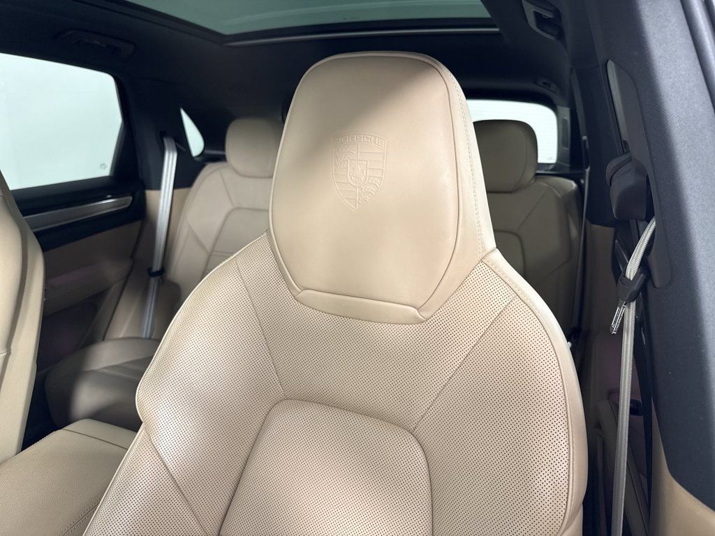 Certified 2023 Porsche Cayenne S Platinum w/ Premium Package Plus AWD/4WD image 41