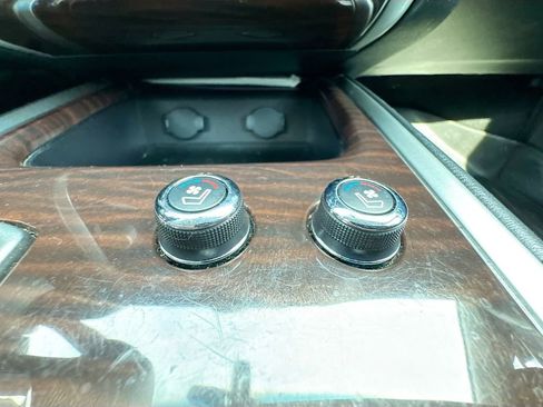 Used 2014 Nissan Pathfinder Platinum w/ Platinum Premium Package image 19