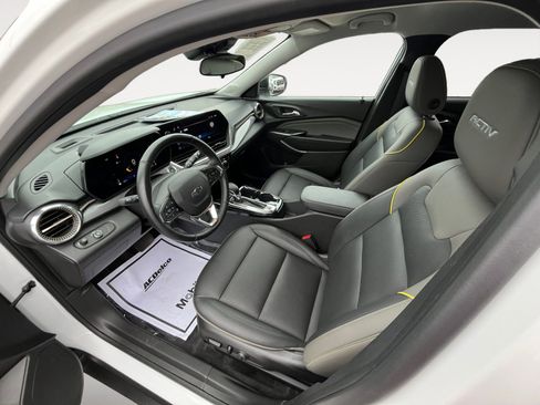 Used 2024 Chevrolet Trax ACTIV w/ Driver Confidence Package image 19