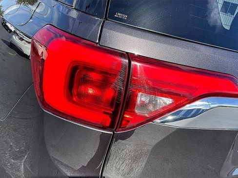 Used 2018 GMC Acadia SLT image 29