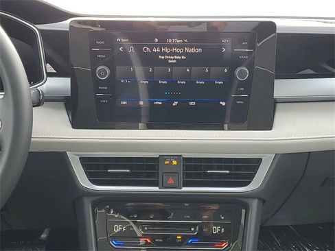 New 2026 Volkswagen Taos SE image 14