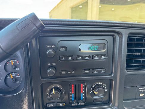 Used 2007 Chevrolet Silverado 2500 W/T w/ Heavy-Duty Power Package AWD/4WD image 30