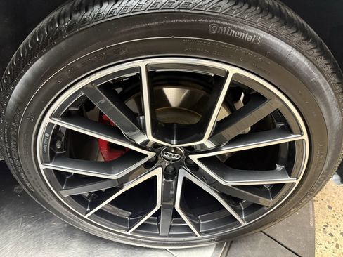 Used 2019 Audi Q8 Prestige image 31