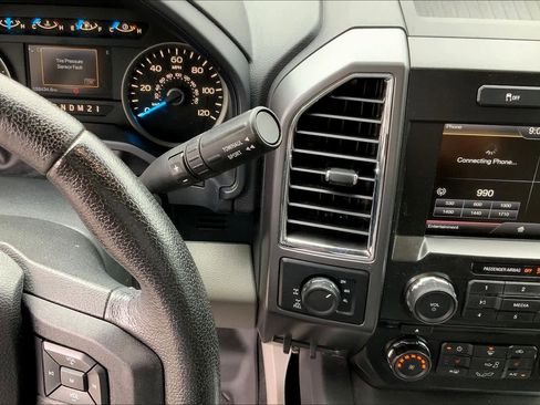 Used 2015 Ford F150 XLT w/ Equipment Group 302A Luxury AWD/4WD image 16