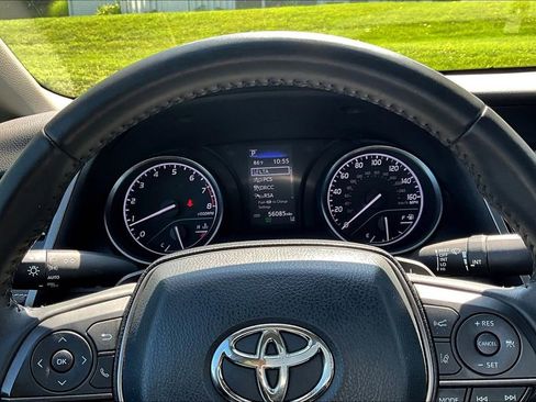 Used 2022 Toyota Camry SE FWD image 14