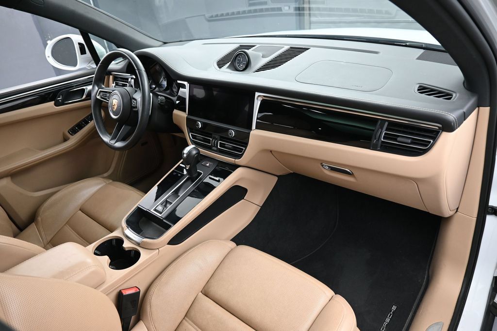 Certified 2024 Porsche Macan S AWD/4WD image 30