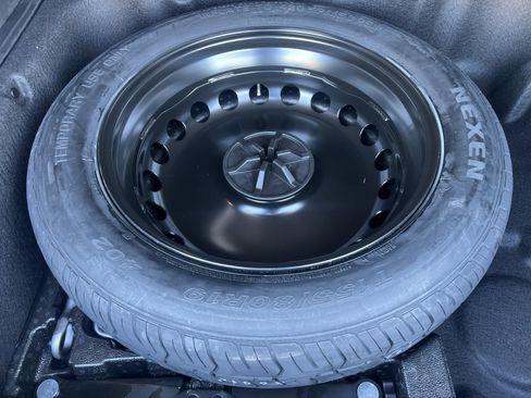 Certified 2025 Mercedes-Benz GLE 350 4MATIC image 14