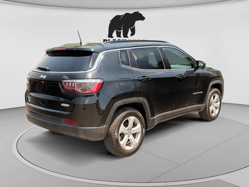 Used 2021 Jeep Compass Latitude w/ Sun and Sound Group AWD/4WD image 3