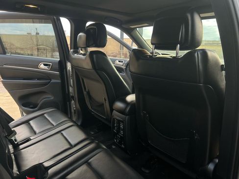 Used 2015 Jeep Grand Cherokee Limited w/ Luxury Group II image 9