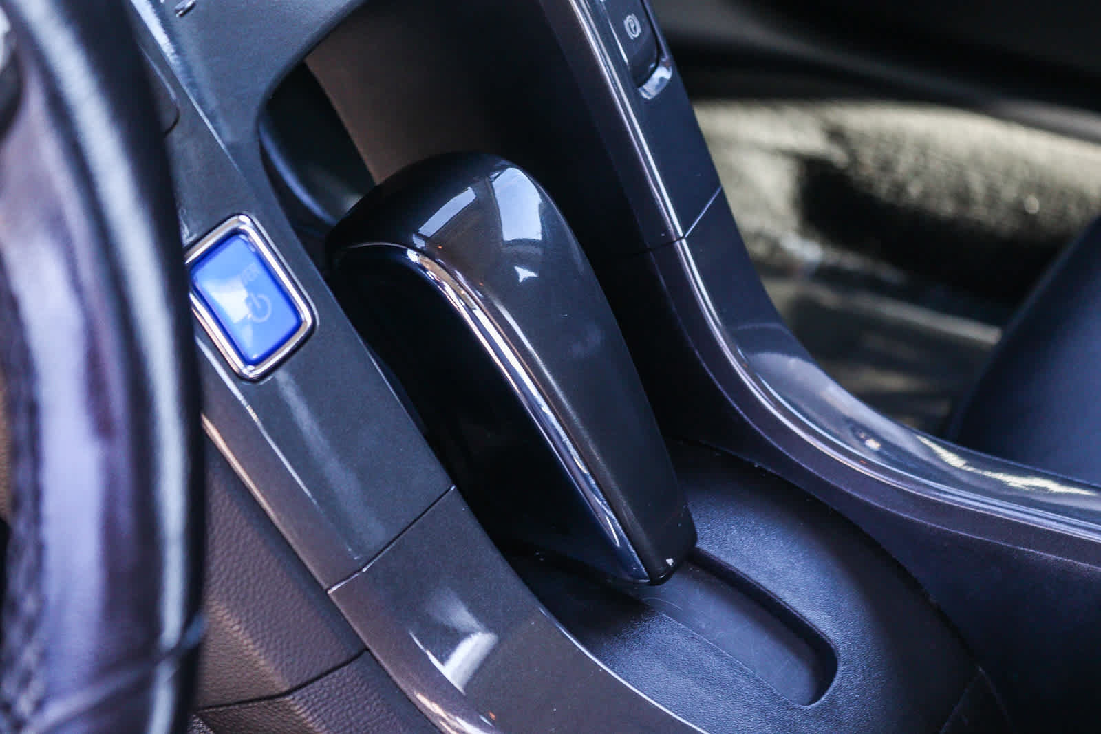 Used 2013 Chevrolet Volt Premium w/ Premium Trim Package FWD image 21