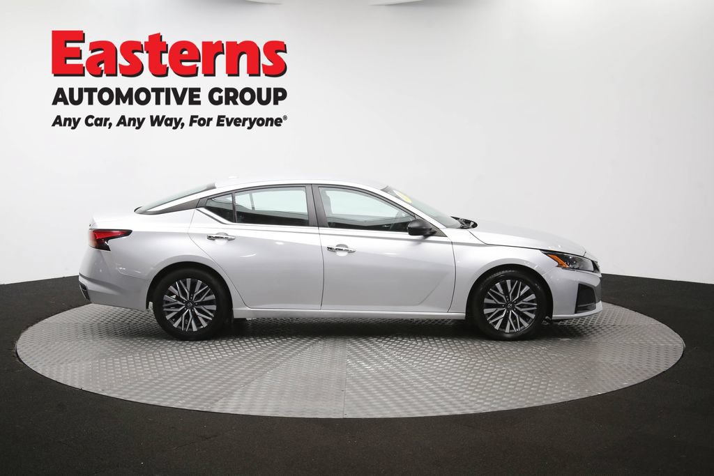 Used 2024 Nissan Altima 2.5 SV FWD image 47