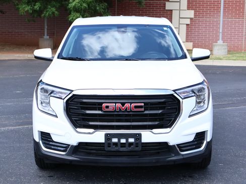 Used 2024 GMC Terrain SLE FWD image 23