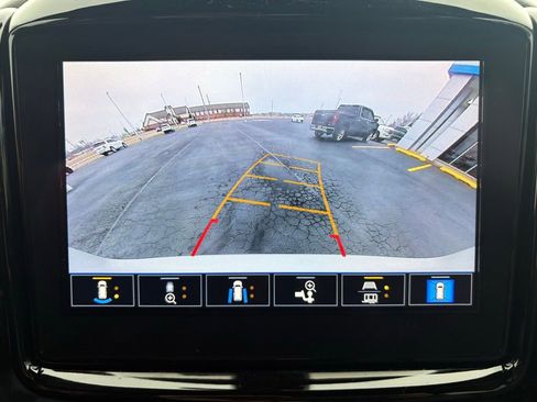 Used 2023 Chevrolet Traverse High Country image 21