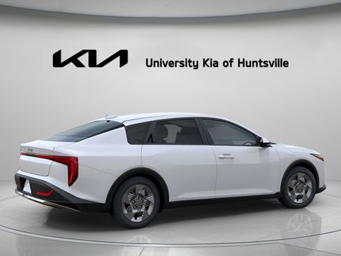 New 2026 Kia K4 LX FWD image 8