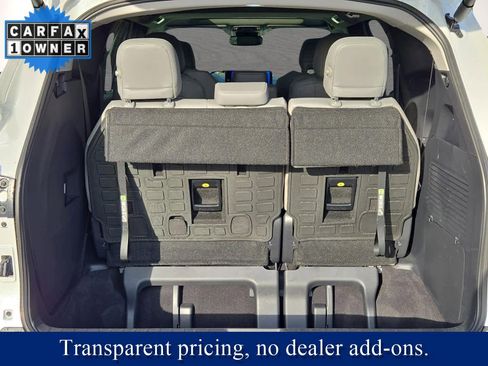 Used 2025 Toyota Sienna XLE image 12