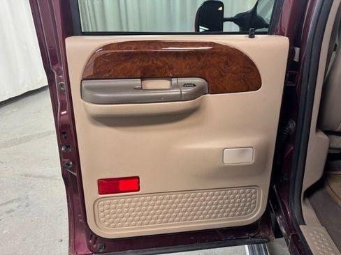 Used 2004 Ford F350 Lariat image 23