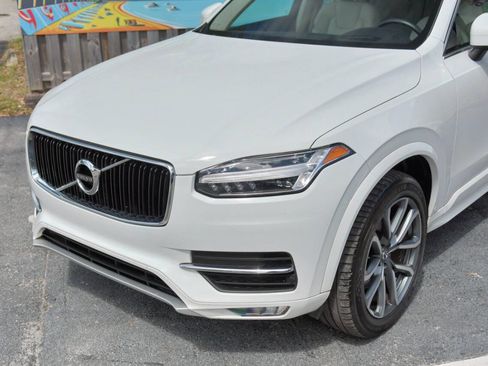 Used 2019 Volvo XC90 T5 Momentum w/ Protection Package Premier image 4