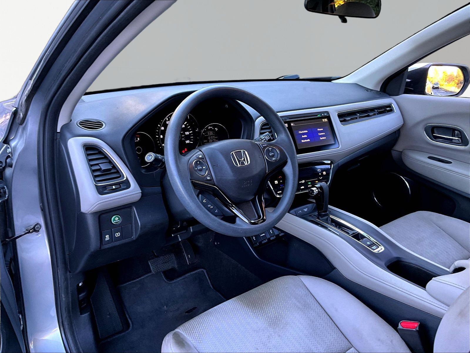 Used 2018 Honda HR-V EX image 17