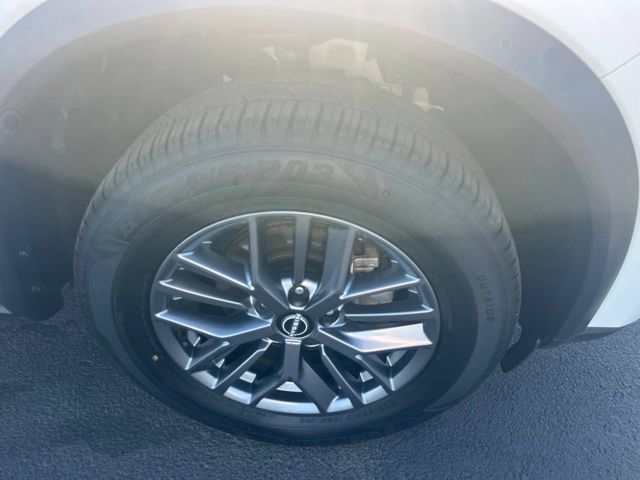 Used 2023 Nissan Rogue S AWD/4WD image 16